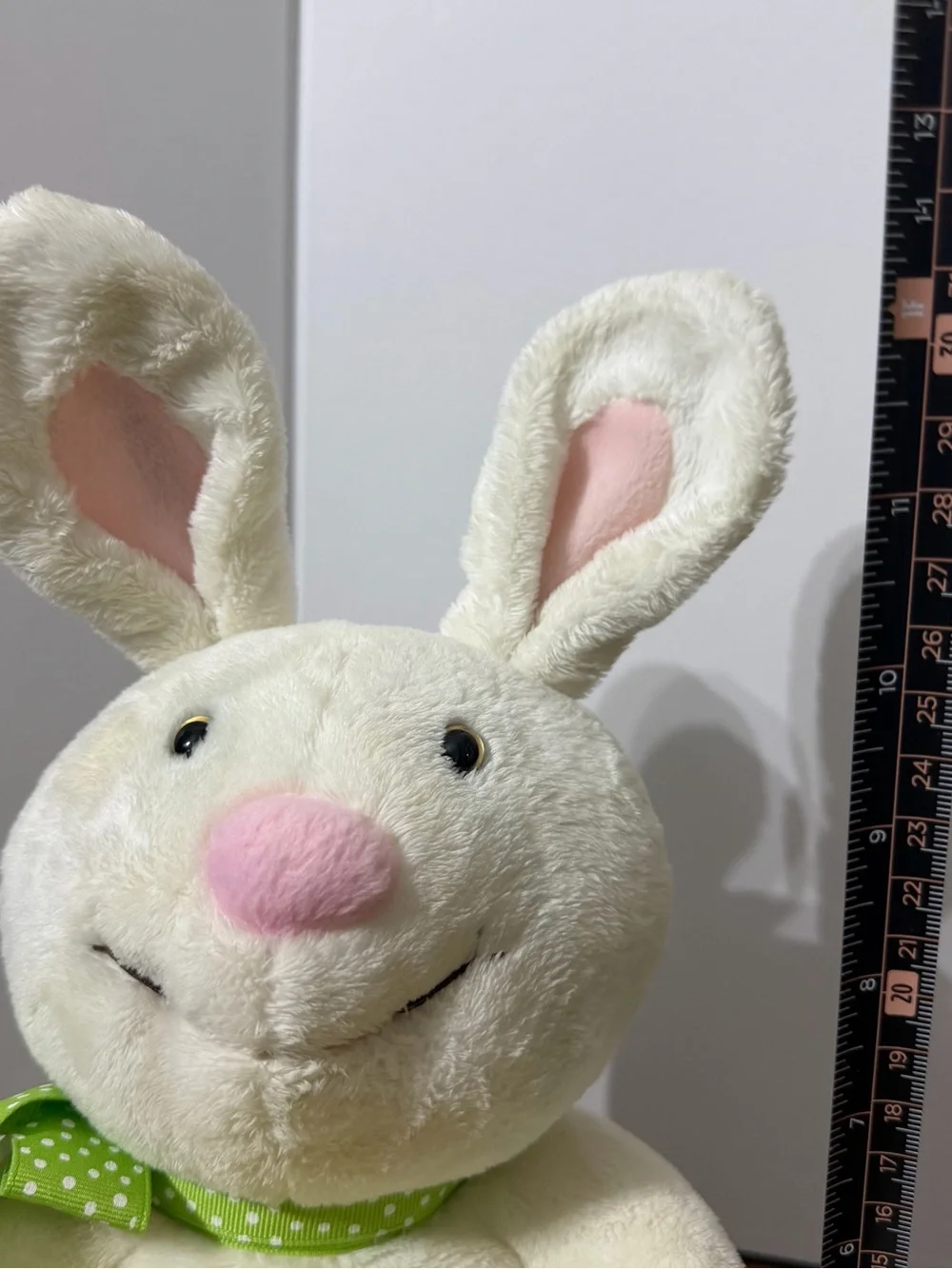 Vintage 2006 Hallmark Rockin’ Rabbit Easter Bunny Plush Musical Untested